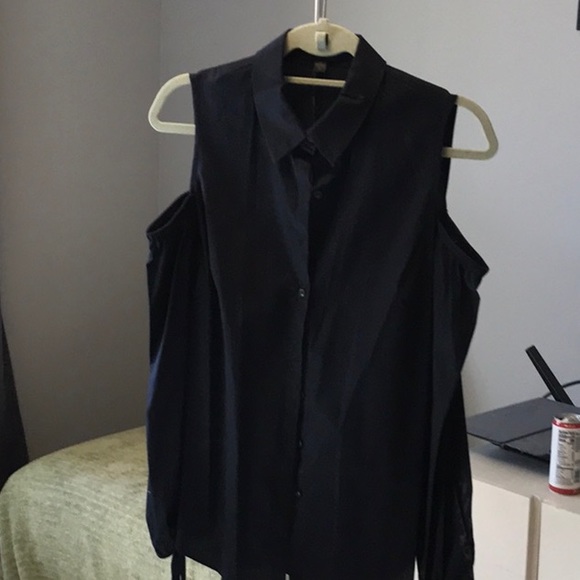 Tailored fit, button-down shirt with open-shoulder design - Picture 1 of 8